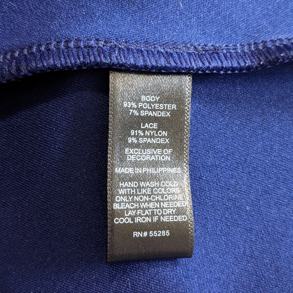 Lace cut-out dress - Picture 7 of 7